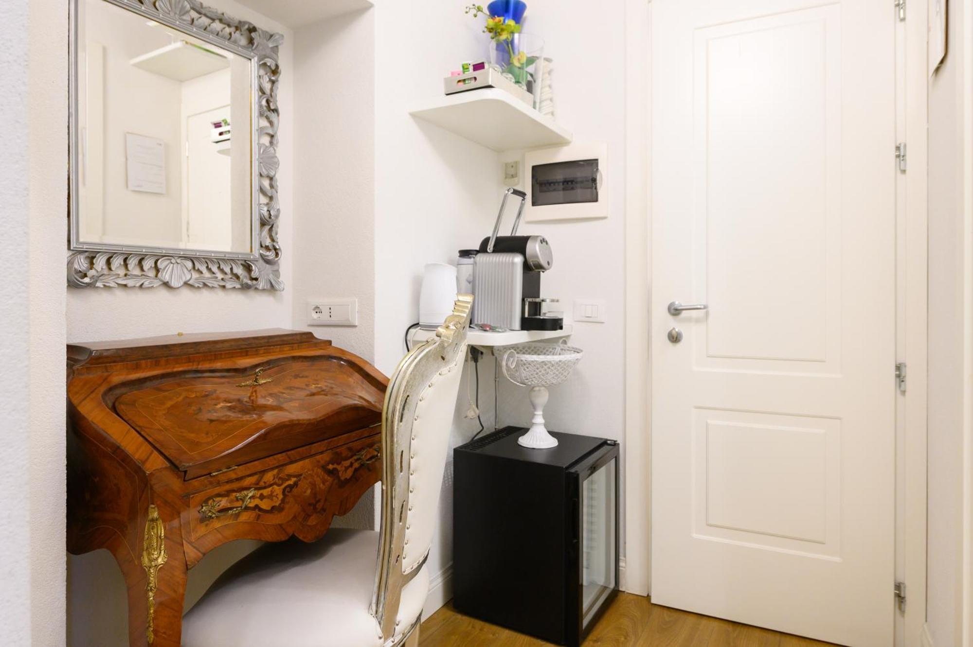 Domus Spagna Frattina Rome Room photo